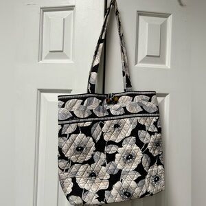 VERA BRADLEY Camellia Sweetheart Tote Quilted Black/White/Cream. Long straps.